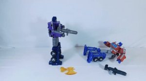 Transformers Shattered Glass Optimus VS Optimus Prime Stop Motion