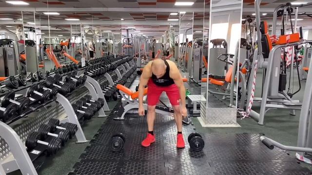 Выпады с акцентом на ягодицы. Техника
