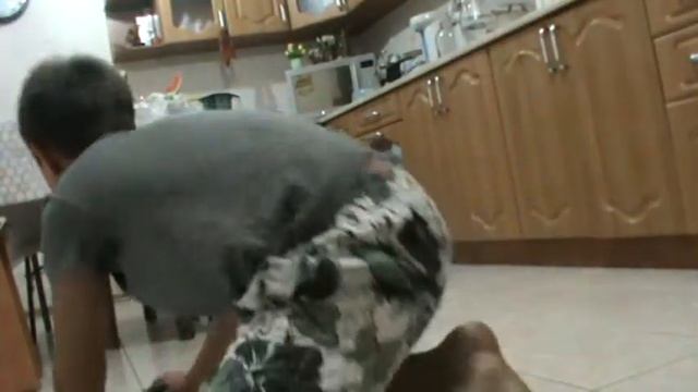 как не надо мыть полы на кухне смотреть онлайн