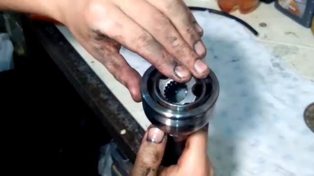 Убираем старую смазку смотреть онлайн