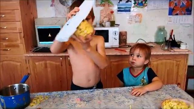 Наши кухонные помощники - 2. кухонные девайсы.Овощерезка. Найсер дайсер. смотреть онлайн