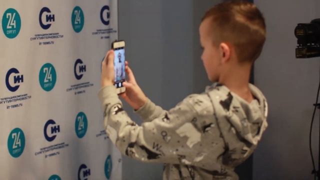 Как качественно снимать видео на телефон. Уроки для детей. смотреть онлайн