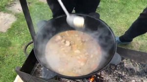 ПЛОВ С БАРАНИНОЙ / Готовим в казане на костре