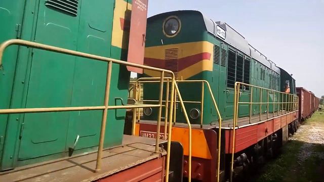 ТЕПЛОВОЗЫ ЧМЭ3-1721 и 1732 на маневрах по станции смотреть онлайн