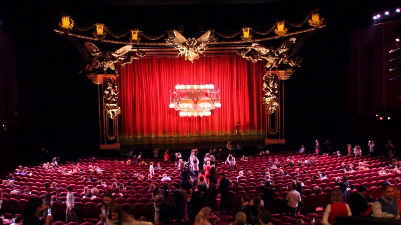 Подъем люстры в антракте смотреть онлайн