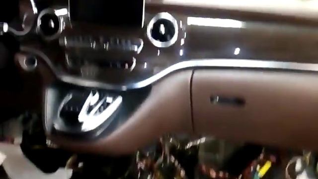 Новый Mercedes Benz V klasse Шумоизоляция пола премиальными материалами в Авто Ателье АврорА смотреть онлайн