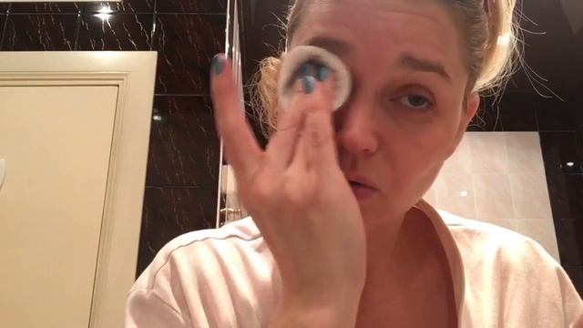 Редкостная гадость в действии - плохо снимает и неприятно использовать. Покупки в ГОД БЕЗ ПОКУПОК смотреть онлайн