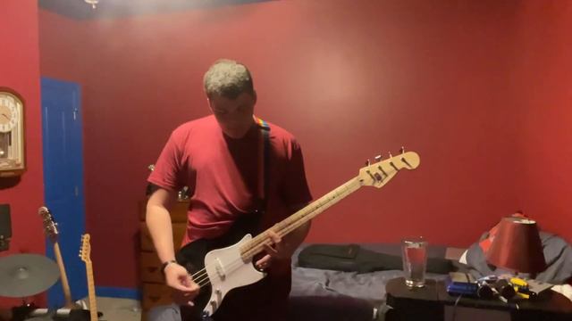 New Fender Squier Bronco Bass Demo смотреть онлайн