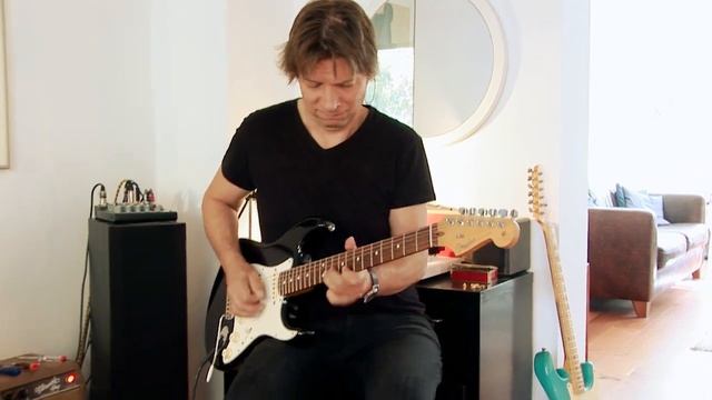 2012 Fender American Standard Stratocaster (black) смотреть онлайн