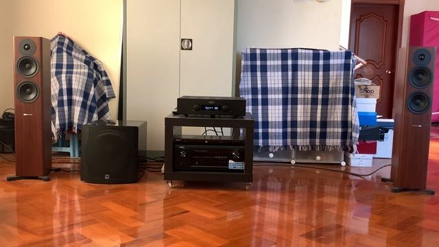 Dynaudio Evoke30 and Hegel H190 смотреть онлайн