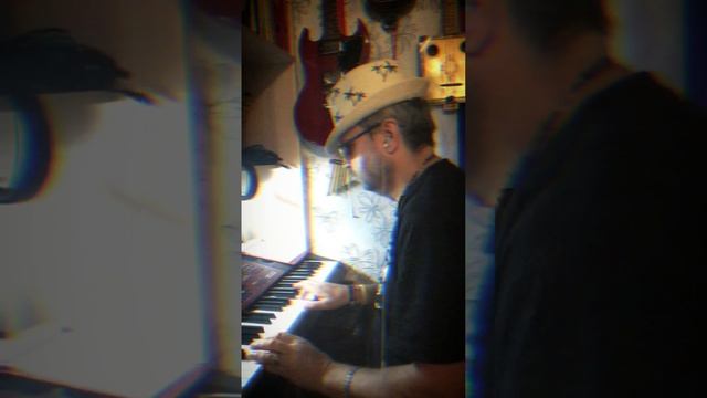 On piano.MOV