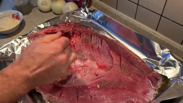 Коктал из сазана. Рыба в духовке смотреть онлайн