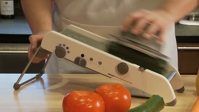PL8® Professional Mandoline - Kitchen Demo Video - Progressive International смотреть онлайн