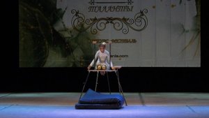 Овчинникова Дарья,  эквилибр на тростях