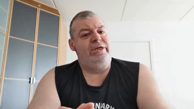 Смешной анекдот "Депутатские честно заработанные деньги" смотреть онлайн