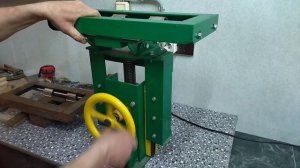 Сверлильно-пазовальный станок по дереву. Станок своими руками.