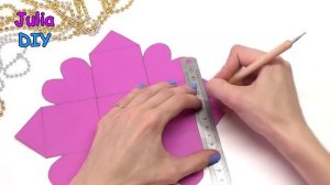 DIY paper crafts idea - Gift box sealed with hearts - a smart way to present your gift / Julia DIY