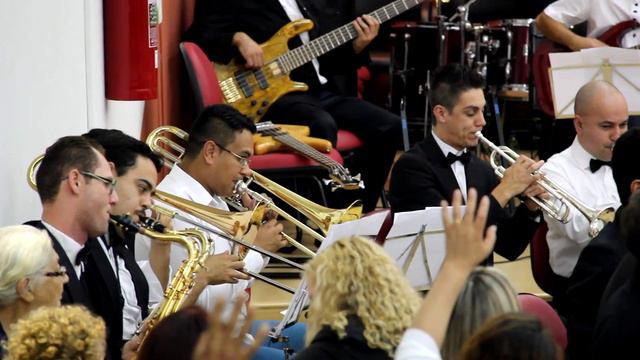 Orquestra Lira Pentecostal - Porque Ele Vive смотреть онлайн