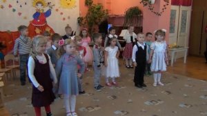 Осень топает по крышам
