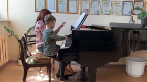 Земляника и лягушки