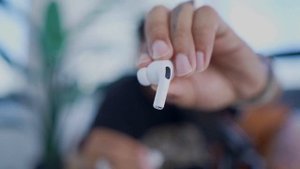Bose QuietComfort Ultra Earbuds vs Apple AirPods Pro (TRUE comparison)