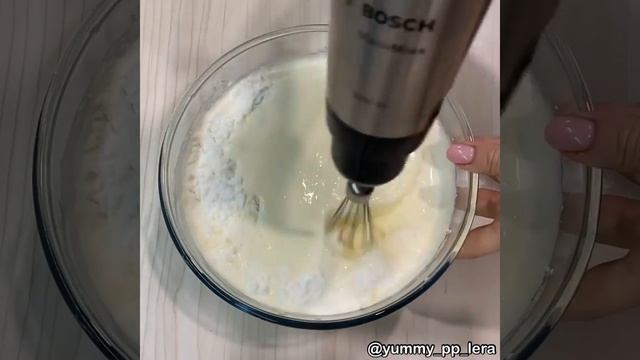 ЧИЗКЕЙК САН СЕБАСТЬЯН С ШОКОЛАДНЫМ СОУСОМ  ⠀Сожженная корочка, под которой скрывается нежная крем
