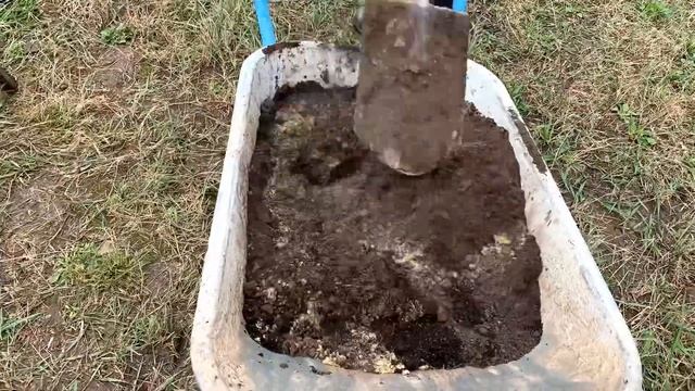 Высокая грядка для клубники // Грядка из поддонов смотреть онлайн