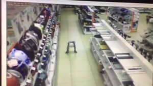 Ссыт в магазине днс