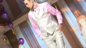 Необычный первый свадебный танец с приколом. Сюрприз.