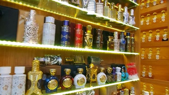 Spice Bazaar and Exploring Fatih Istanbul, Wednesday Market. Turkey travel 2020, Parfume Murah. смотреть онлайн