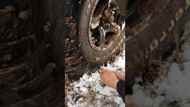 Ремонт прокола бескамерной шины в полевых условиях. смотреть онлайн