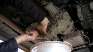 Toyota Noah 3S FE  Тойота Ноах 2000 года  Замена масла в переднем и заднем мосту