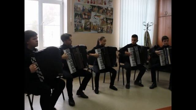 Квинтет Смайлы Р. Гальяно "Ария", Х. Родригес "Кумпарсита" смотреть онлайн