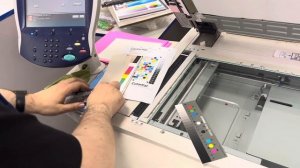 Калибровка Docucolor с помощью калибровочных плашек