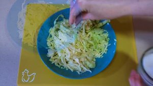 НЕВЕРОЯТНО ВКУСНЫЙ САЛАТ ИЗ КАПУСТЫ С  ЧЕРНОСЛИВОМ// САЛАТЫ НА ПРАЗДНИК// САЛАТЫ НА ПРАЗДНИЧНЫЙ СТО