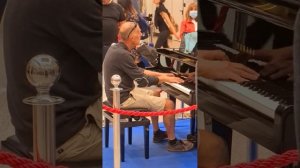 Jazzy public piano at rome fiumicino airport 28.09.2022