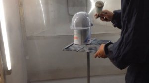 подготовка и нанесение лака.