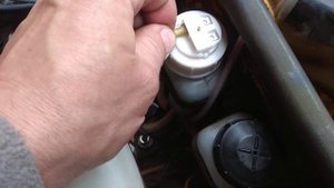 Замена Датчика контроля уровня тормозной жидкости на ваз классика