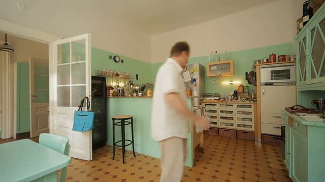 Die Böhmische Bibel. Vorsicht, Eine Strenge Kammeroper.