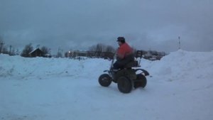 Самодельный трицикл зимние покатушки и квадрик на льду.