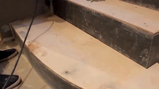 Монтаж фанеры на бетонную лестницу смотреть онлайн