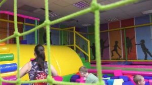 Стрижем длинные волосы. Делаем короткие стрижки. Детский игровой центр | СКОРИКИ