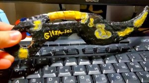сделал нож из картона из игры стендофф2