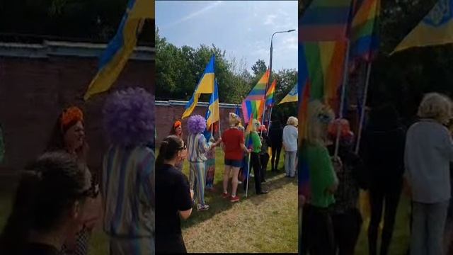 Прямо сейчас в 10.50 в Москве это происходит на ул.Сторожевая напротив Введенского кладбища
