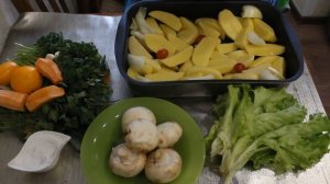 Гусь в духовке с картошкой и грибами.