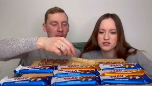 МУКБАНГ ЧЕЛЛЕНДЖ ОБЫКНОВЕННОЕ ЧУДО 15 ШТУК ЗА РАЗ ответы на вопросы MUKBANG CHALLENGE