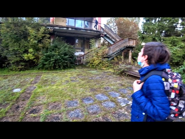 Заброшенная база отдыха с Советской атрибутикой... смотреть онлайн