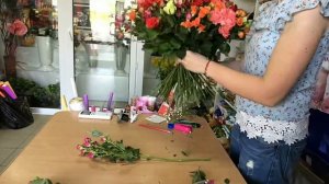 Как собрать букет цветов из кустовых роз своими руками