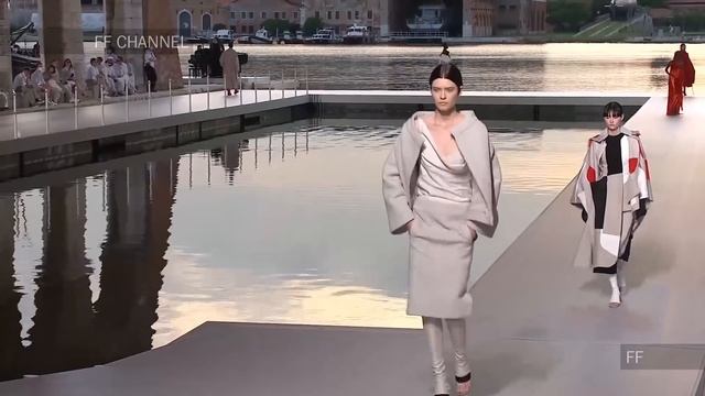 Valentino | Haute Couture Fall Winter 2021/2022 | Full Show смотреть онлайн