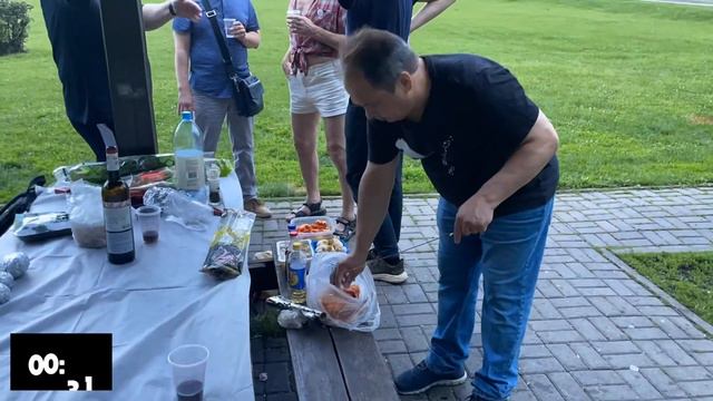 Миша готовит шашлык за одну минуту смотреть онлайн